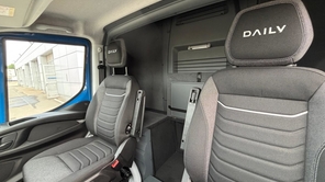 IVECO Daily 35S18A8 KURTYNA