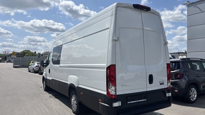 IVECO Daily 35S18A8 V VAN przewóz osób