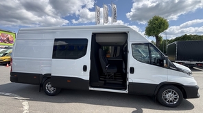 IVECO Daily 35S18A8 V VAN przewóz osób