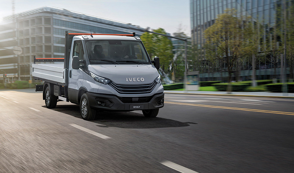 IVECO Daily zwycięża BestLargeVan, e-Daily wyróżniony w plebiscycie BusinessVans